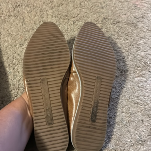 Adrienne Vittadini Lanz Flats camel pointy toe size 8 antislip - Picture 3 of 3